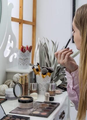 women girl makeup